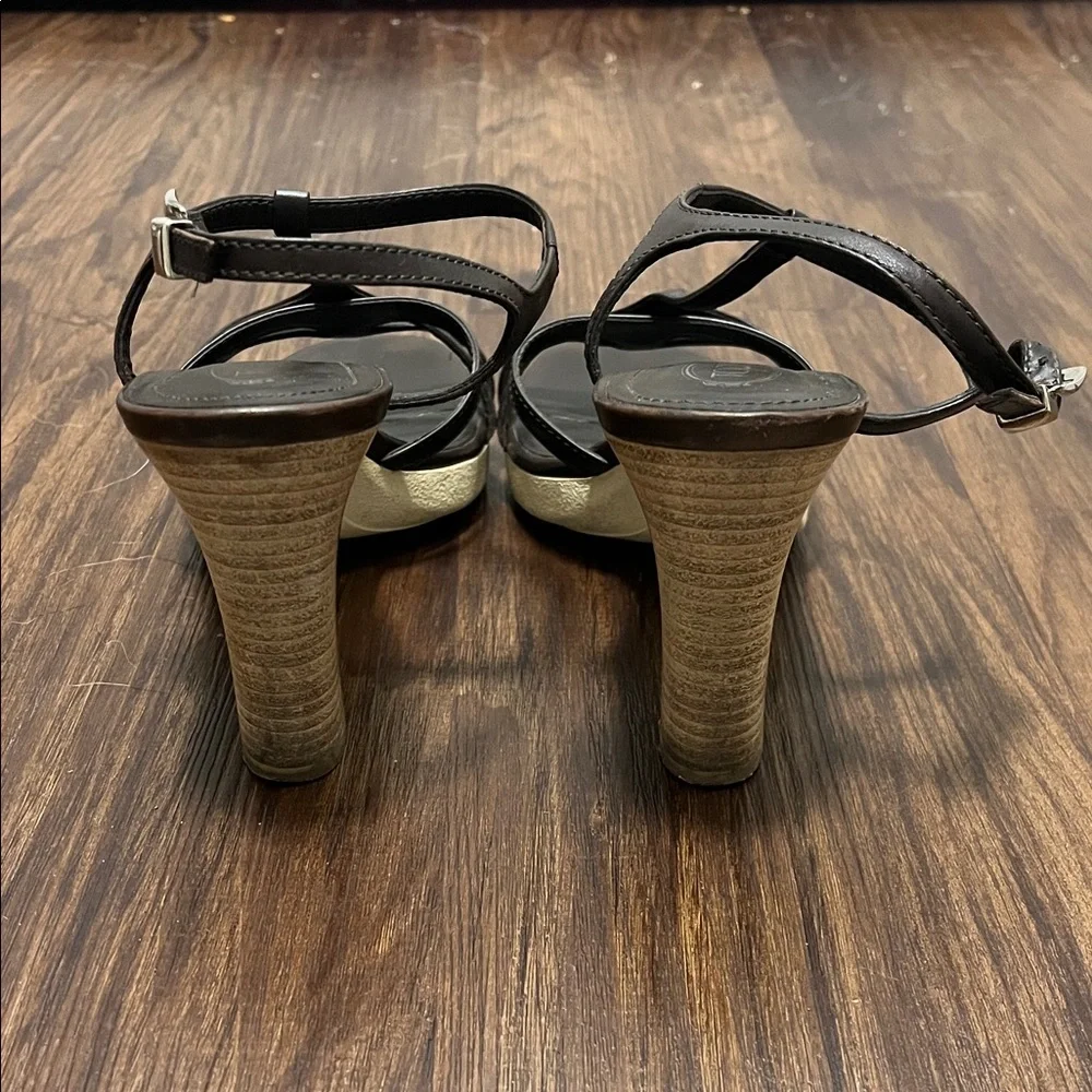 Tod's Elegant Brown Strappy Heels